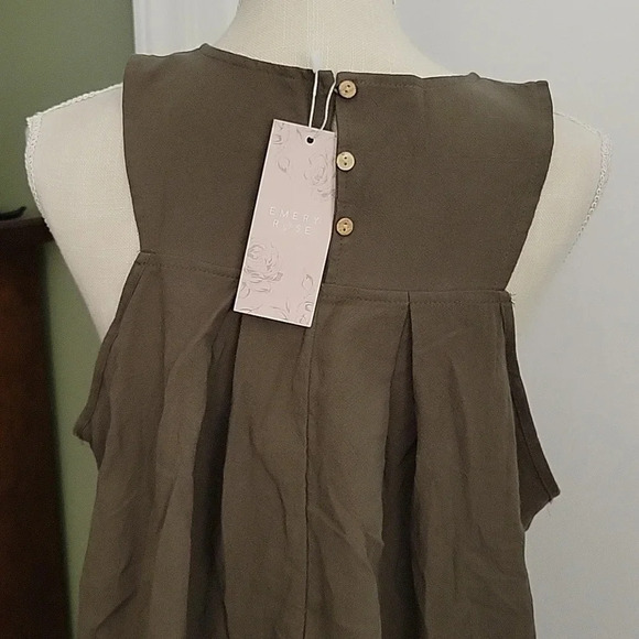 NWT Emery Rose Tank - Picture 3 of 4